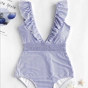🆕 *NEW WITH TAGS* Zaful white and blue stripe bathing suit